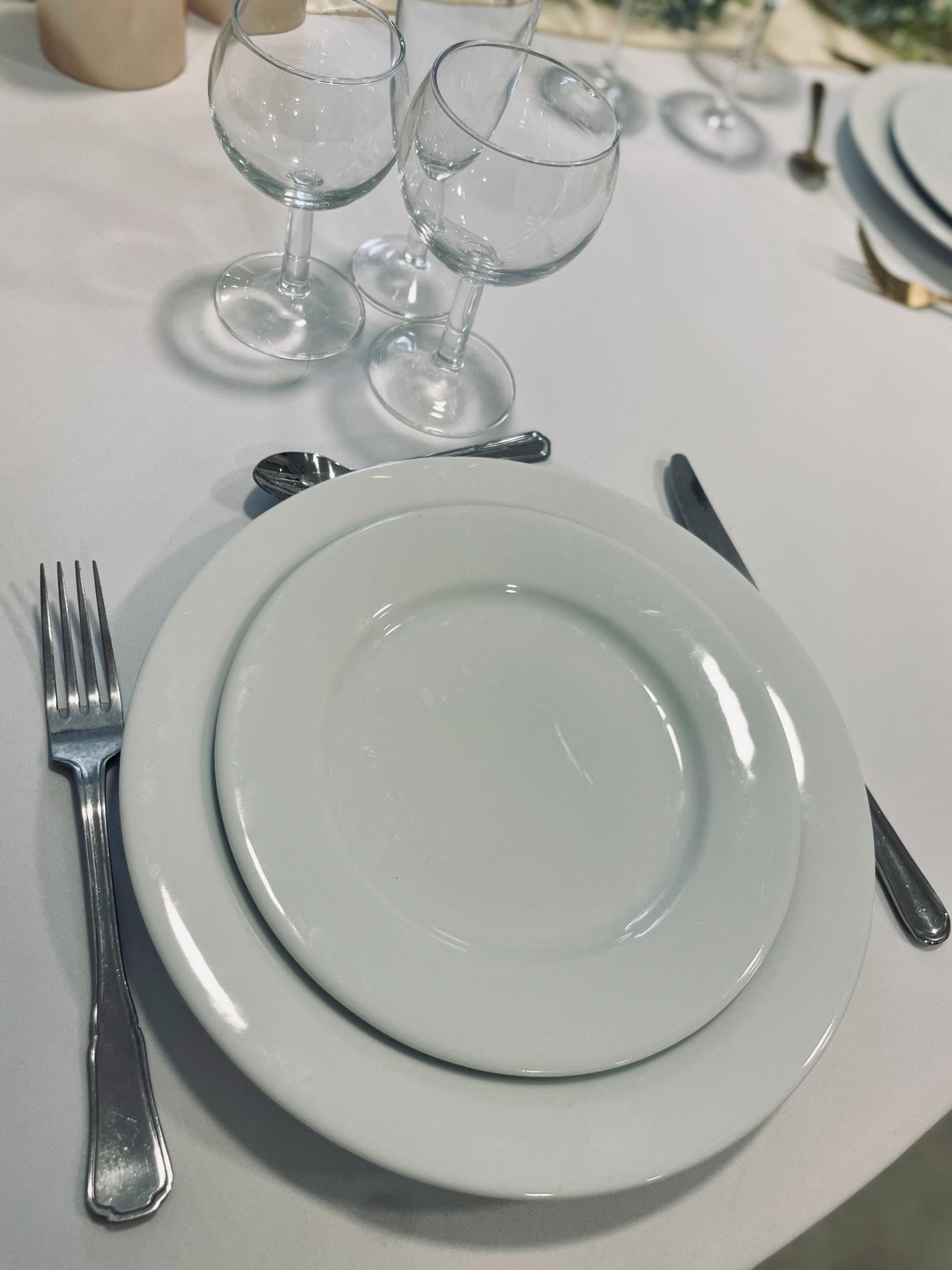 Assiettes porcelaine blanche